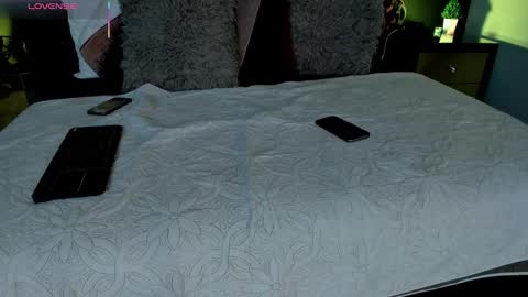 scarlettorres online show from 12-14-25, 04:01