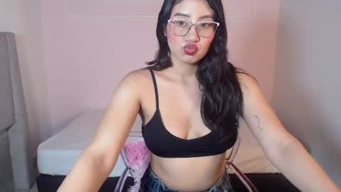 Snapshot of scarlettray5 chatting on 07-31-26, 12:15 scarlettray5 online show from 07-31-26, 12:15