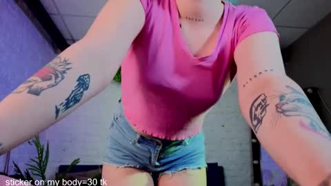 Snapshot of scarlettsparksxx chatting on 05-16-26, 10:36 Scarlett online show from 05-16-26, 10:36