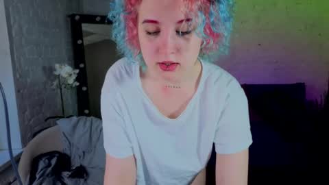 Snapshot of scarlettsparksxx chatting on 05-26-26, 05:25 Scarlett online show from 05-26-26, 05:25