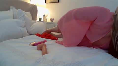 Scarlettexo online show from 01-17-25, 10:00