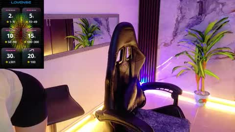 scarlettt_jones online show from 11-13-25, 10:19