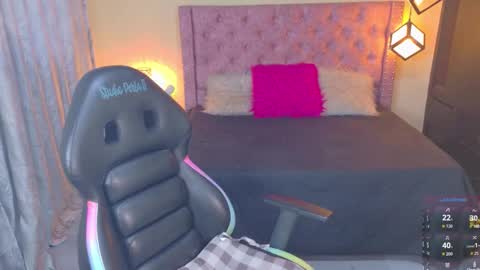 Snapshot of scarllett_bdsm chatting on 11-16-25, 10:26 Scarllett online show from 11-16-25, 10:26