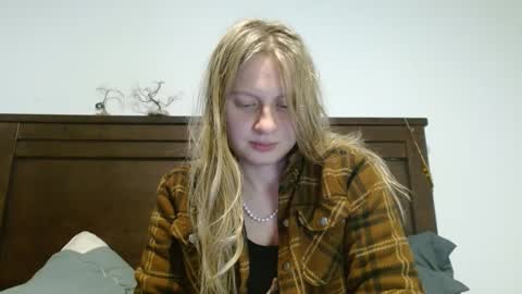 Snapshot of scartit chatting on 02-02-25, 04:48 ScarTit Bernhard online show from 02-02-25, 04:48