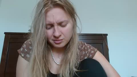 Snapshot of scartit chatting on 02-03-25, 09:18 ScarTit Bernhard online show from 02-03-25, 09:18