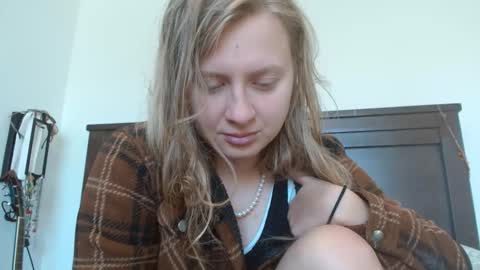 Snapshot of scartit chatting on 02-04-25, 06:49 ScarTit Bernhard online show from 02-04-25, 06:49