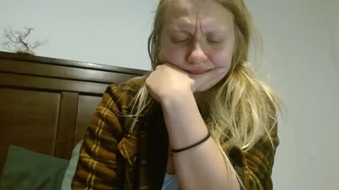 Snapshot of scartit chatting on 02-09-25, 03:53 ScarTit Bernhard online show from 02-09-25, 03:53