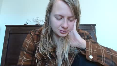 Snapshot of scartit chatting on 02-11-25, 11:12 ScarTit Bernhard online show from 02-11-25, 11:12