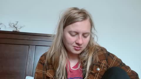 Snapshot of scartit chatting on 02-12-25, 05:58 ScarTit Bernhard online show from 02-12-25, 05:58