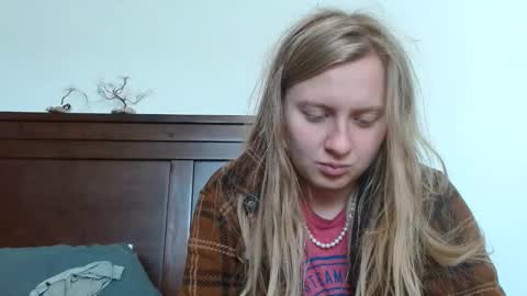 Snapshot of scartit chatting on 02-12-25, 10:37 ScarTit Bernhard online show from 02-12-25, 10:37