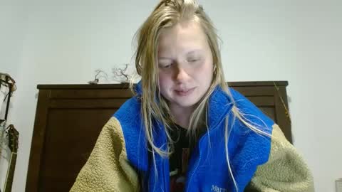 Snapshot of scartit chatting on 02-15-25, 05:30 ScarTit Bernhard online show from 02-15-25, 05:30