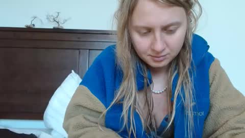 Snapshot of scartit chatting on 02-17-25, 11:53 ScarTit Bernhard online show from 02-17-25, 11:53