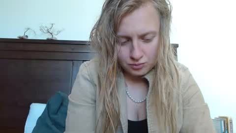 Snapshot of scartit chatting on 02-19-25, 11:36 ScarTit Bernhard online show from 02-19-25, 11:36