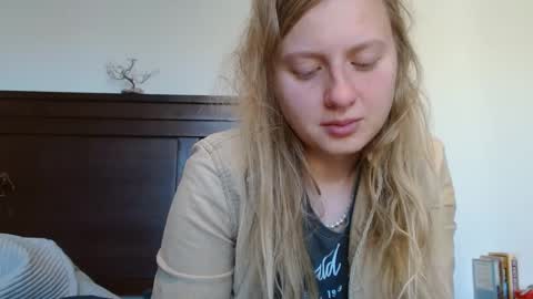 Snapshot of scartit chatting on 02-21-25, 01:11 ScarTit Bernhard online show from 02-21-25, 01:11