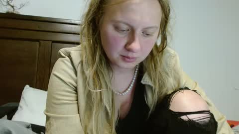 Snapshot of scartit chatting on 02-23-25, 03:56 ScarTit Bernhard online show from 02-23-25, 03:56