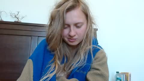 Snapshot of scartit chatting on 02-23-25, 09:05 ScarTit Bernhard online show from 02-23-25, 09:05