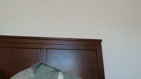 Snapshot of scartit chatting on 02-25-25, 06:31 ScarTit Bernhard online show from 02-25-25, 06:31