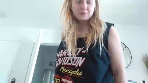 Snapshot of scartit chatting on 02-26-25, 08:54 ScarTit Bernhard online show from 02-26-25, 08:54