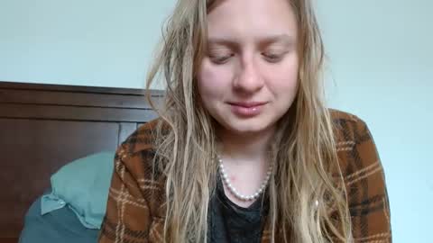 Snapshot of scartit chatting on 03-05-25, 09:04 ScarTit Bernhard online show from 03-05-25, 09:04