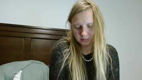 Snapshot of scartit chatting on 03-06-25, 03:24 ScarTit Bernhard online show from 03-06-25, 03:24