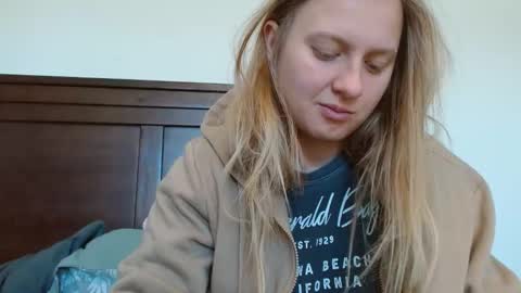 Snapshot of scartit chatting on 03-10-25, 07:18 ScarTit Bernhard online show from 03-10-25, 07:18