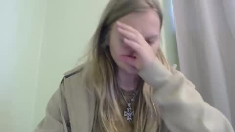 Snapshot of scartit chatting on 10-05-25, 05:33 ScarTit Bernhard online show from 10-05-25, 05:33