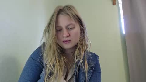 Snapshot of scartit chatting on 11-03-25, 06:09 ScarTit Bernhard online show from 11-03-25, 06:09