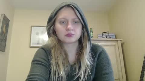 Snapshot of scartit chatting on 11-21-25, 07:01 ScarTit Bernhard online show from 11-21-25, 07:01