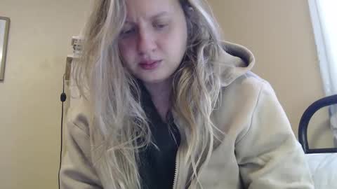 Snapshot of scartit chatting on 12-04-25, 07:55 ScarTit Bernhard online show from 12-04-25, 07:55