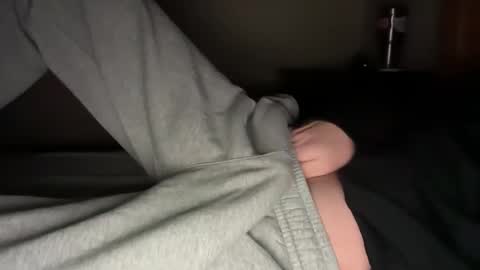 Snapshot of scb894682 chatting on 01-16-26, 06:28 Skinny College Boy online show from 01-16-26, 06:28