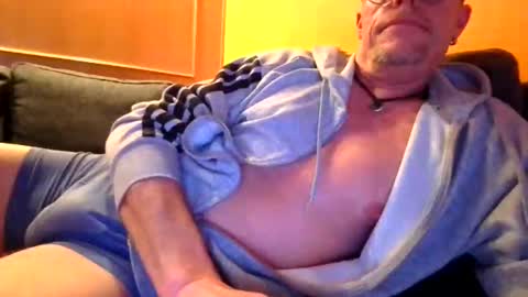 schmuhbaer1 online show from 11-08-25, 07:19