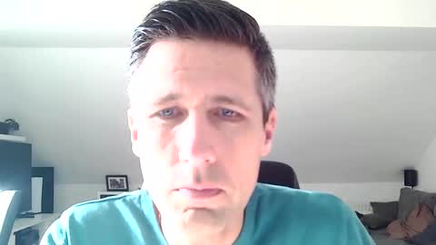 Snapshot of schnuckigeil chatting on 01-31-25, 11:35 Dildomen online show from 01-31-25, 11:35