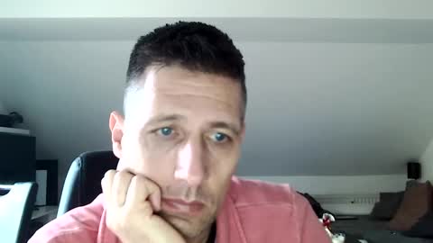 Snapshot of schnuckigeil chatting on 02-11-25, 02:57 Dildomen online show from 02-11-25, 02:57