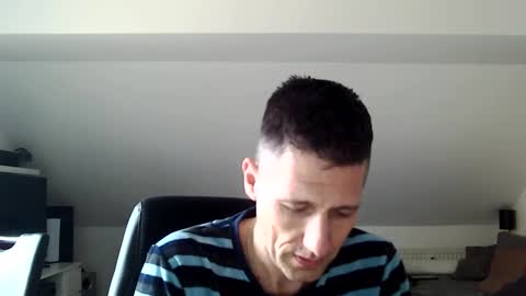 Snapshot of schnuckigeil chatting on 02-12-25, 12:44 Dildomen online show from 02-12-25, 12:44