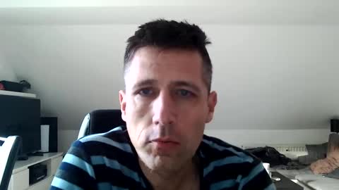 Snapshot of schnuckigeil chatting on 02-20-25, 08:17 Dildomen online show from 02-20-25, 08:17