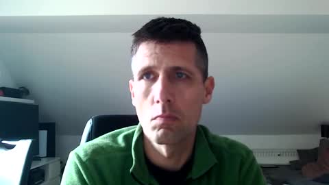 Snapshot of schnuckigeil chatting on 02-20-25, 12:47 Dildomen online show from 02-20-25, 12:47