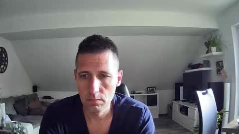 Snapshot of schnuckigeil chatting on 10-02-25, 10:11 Dildomen online show from 10-02-25, 10:11