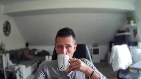 Snapshot of schnuckigeil chatting on 10-22-25, 11:32 Dildomen online show from 10-22-25, 11:32