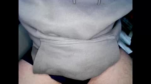 Guy online show from 10-05-25, 01:42