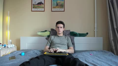 Thomas brunette and Alex blond online show from 12-04-24, 10:02