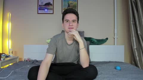 Thomas brunette and Alex blond online show from 12-04-24, 01:09