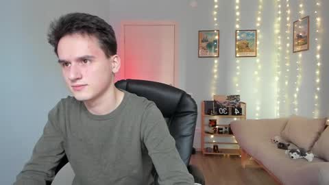 Thomas brunette and Alex blond online show from 12-17-24, 08:23