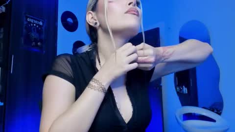 Snapshot of scorpiogoddesss chatting on 03-25-26, 03:12 Goddess online show from 03-25-26, 03:12