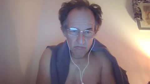 Snapshot of scotchwhieskie chatting on 10-12-25, 10:20 scotchwhieskie online show from 10-12-25, 10:20