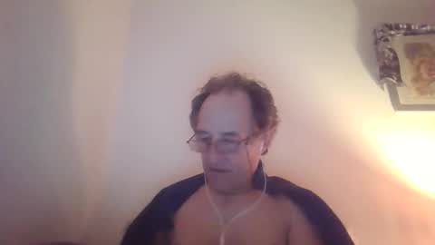 Snapshot of scotchwhieskie chatting on 10-26-25, 11:42 scotchwhieskie online show from 10-26-25, 11:42