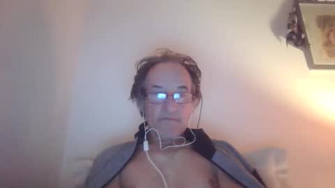 Snapshot of scotchwhieskie chatting on 11-26-25, 11:39 scotchwhieskie online show from 11-26-25, 11:39