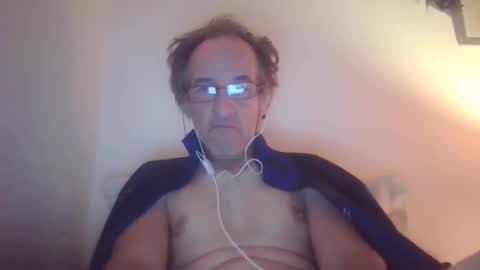 Snapshot of scotchwhieskie chatting on 11-30-25, 12:03 scotchwhieskie online show from 11-30-25, 12:03