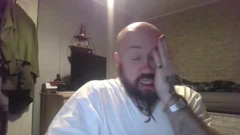 Snapshot of scottish_alien chatting on 04-19-26, 12:54 Richard James online show from 04-19-26, 12:54