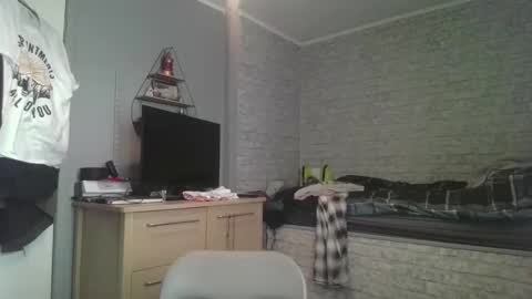 Snapshot of scottish_alien chatting on 04-29-26, 05:06 Richard James online show from 04-29-26, 05:06