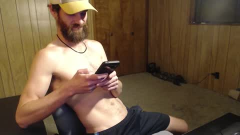 Snapshot of scottsspace chatting on 01-12-26, 01:00 Scott online show from 01-12-26, 01:00